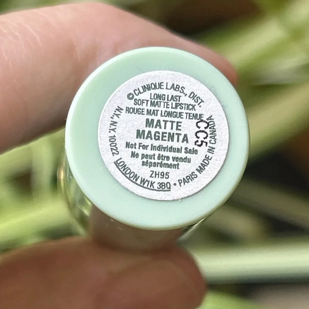 Clinique Gift Set: About Eyes, Clean, Moisture, Take Day Off, PLUS Magenta Lip - Picture 15 of 16